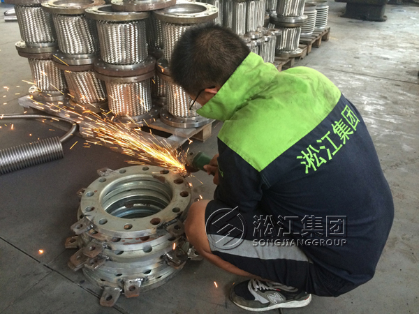 中国联通贵安金属软管,数据基地金属软管,1米长金属软管制造加工过程