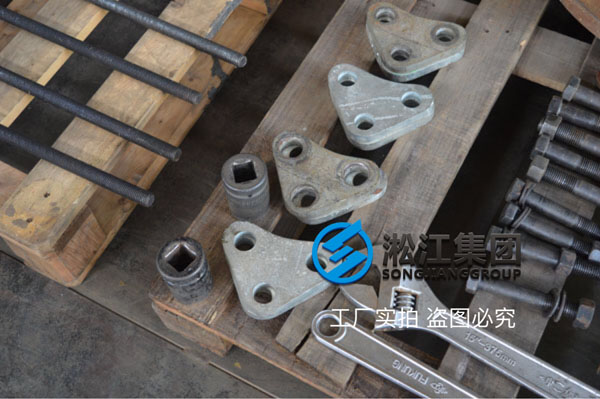 【图析】DN400橡胶接头压力检测“好质量不是说说而已” 【图析】DN400橡胶接头压力检测“好质量不是说说而已”