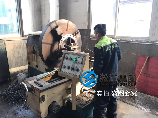 【生产现场】橡胶接头开槽法兰生产现场 【生产现场】橡胶接头开槽法兰生产现场