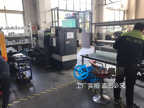 【生产现场】橡胶接头开槽法兰生产现场 【生产现场】橡胶接头开槽法兰生产现场