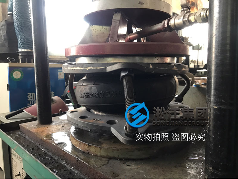 DN250橡胶接头球墨法兰强度检测现场 DN250橡胶接头球墨法兰强度检测现场