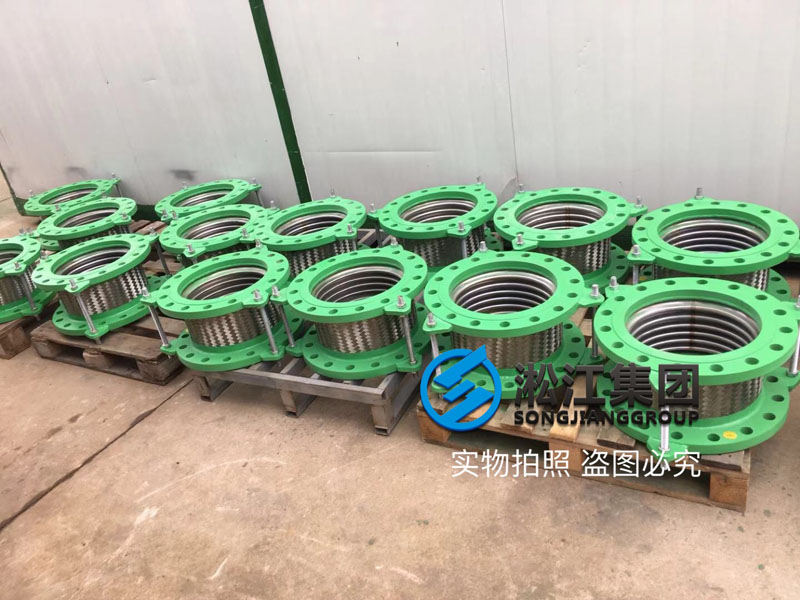 高层消防金属软管整装待发 高层消防金属软管整装待发