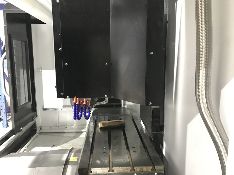 【设备】生产车间新增一台三轴加工中心 【设备】生产车间新增一台三轴加工中心
